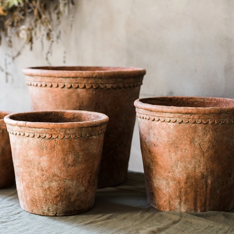 Large Terracotta Red Concrete Planter Pot – Weather-Resistant Outdoor Garden Pot