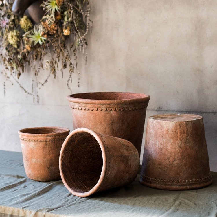 Large Terracotta Red Concrete Planter Pot – Weather-Resistant Outdoor Garden Pot