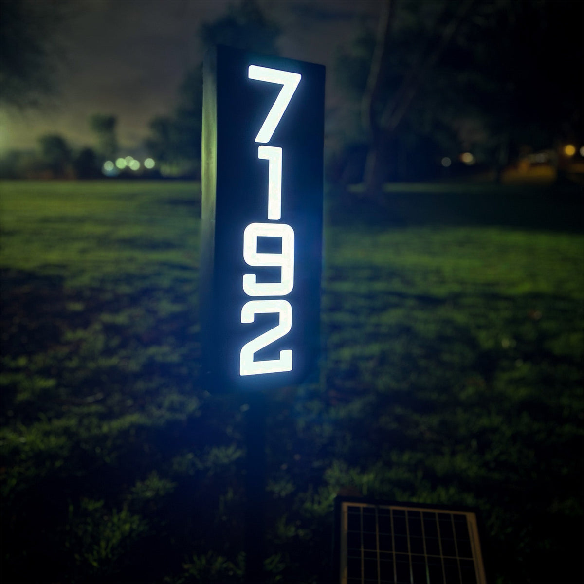 Solar Powered Staked House Number Sign – Illuminated Outdoor Address Sign