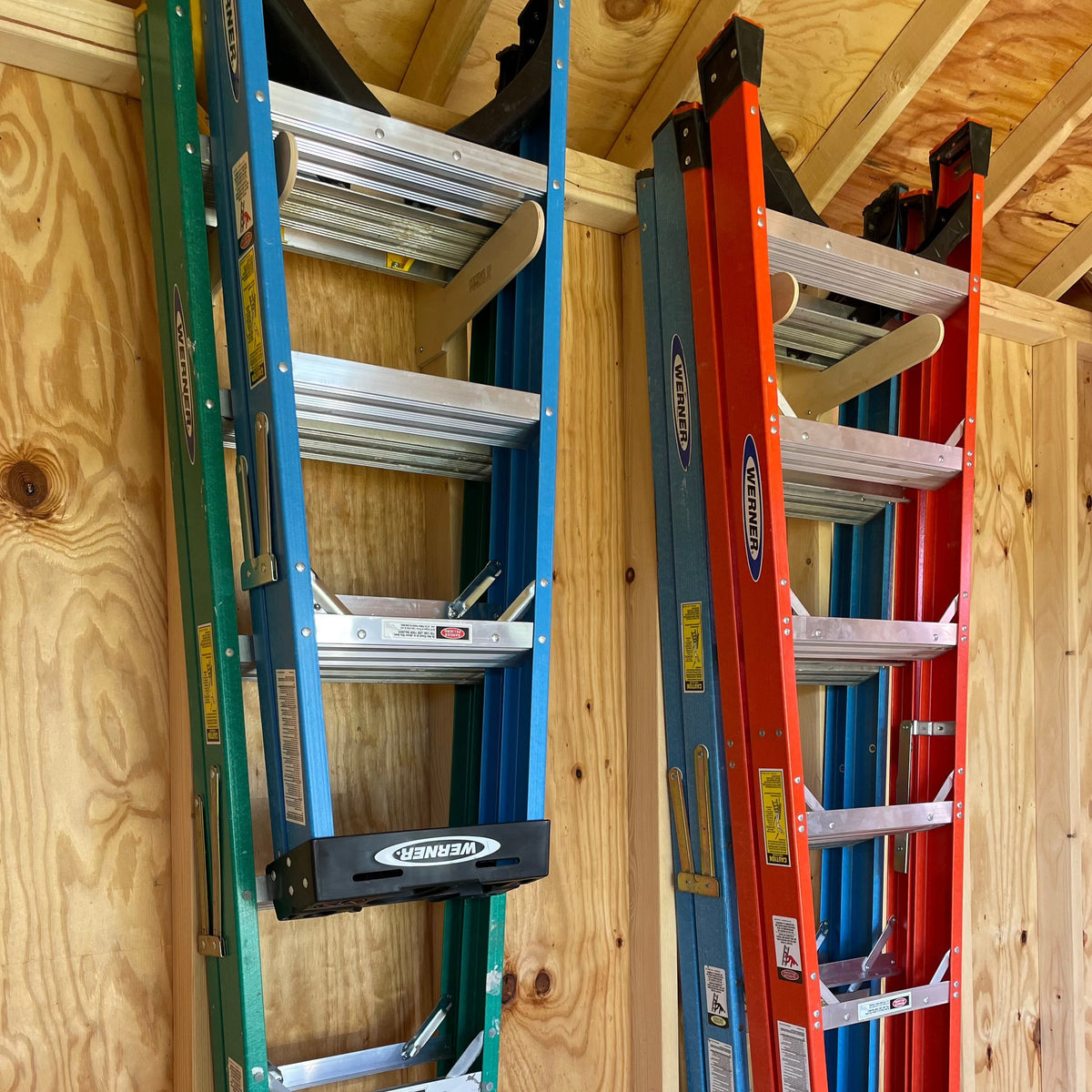 Stud-Mounted Step Ladder Organizer Rack
